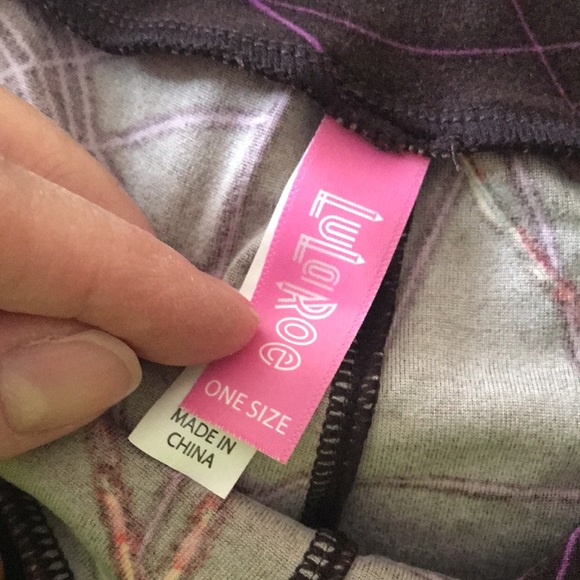 LulaRoe SPIDERS & WEBS Print LEGGINGS *One Size* - Picture 8 of 9